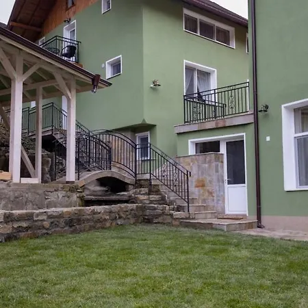 зеления осъм Osam Holiday home Chiflik (Lovech)